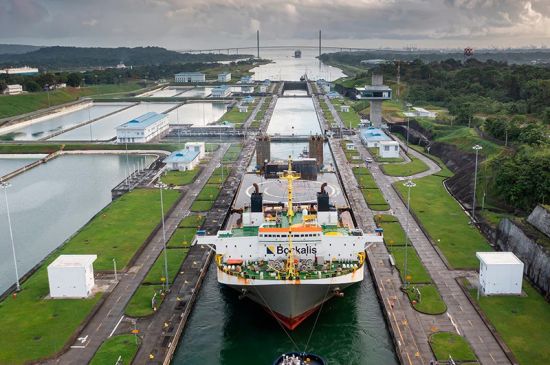 Canal de Panamá baja tránsitos ante posible intensificación de El Niño
